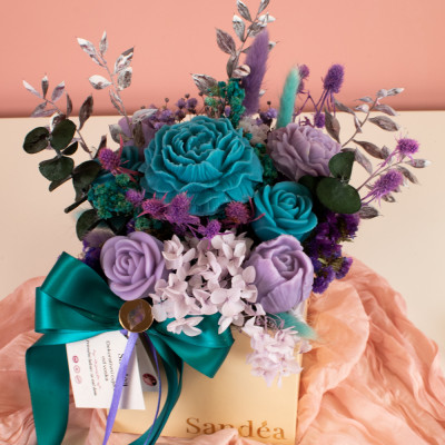 Aranžman od voska L – 01 - 3 - Raskošan aranžman od voska L s mirisom Velvet Cream Peony. Ružičasti voskani cvjetovi u kombina Aranžman od voska L – 01 - 3 - Raskošan aranžman od voska L s mirisom Velvet Cream Peony. Ružičasti voskani cvjetovi u kombina