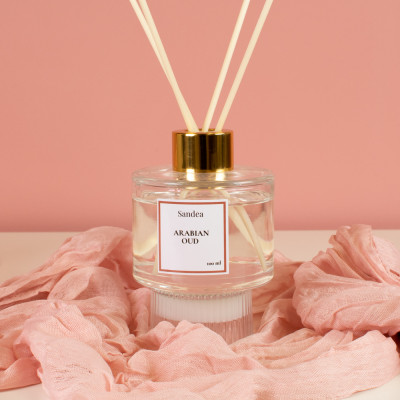 Difuzor Arapski oud – 100 ml Sandéa - 1 - Difuzor Arabian Oud donosi raskošnu kombinaciju drvenastih, cvjetnih i začinskih nota Difuzor Arapski oud – 100 ml Sandéa - 1 - Difuzor Arabian Oud donosi raskošnu kombinaciju drvenastih, cvjetnih i začinskih nota