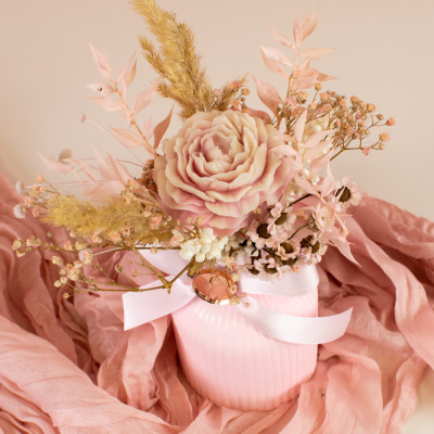 Velvet Cream Peony – Buket od voska s božurom Sandéa - 2 - Velvet Cream Peony buket od voska kombinira raskošni božur od biljno Velvet Cream Peony – Buket od voska s božurom Sandéa - 2 - Velvet Cream Peony buket od voska kombinira raskošni božur od biljno