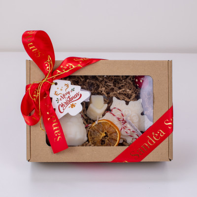 Home for Christmas Box — Božićni poklon set SANDEA Sandéa - 1 - Home for Christmas Box donosi osjećaj topline doma i blagdansko