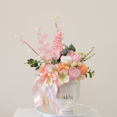 Soap Bloom No.1 – aranžman od sapuna Sandéa - 1 - Soap Bloom No.1 je ručno izrađen dekorativni aranžman od sapuna, oblikovan k