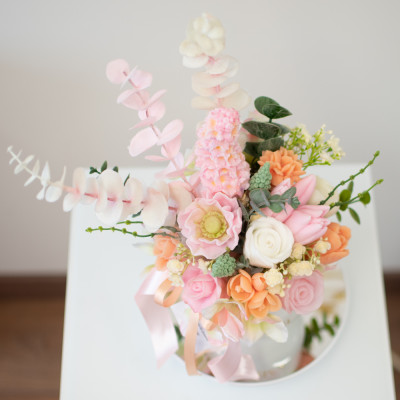 Soap Bloom No.1 – aranžman od sapuna Sandéa - 2 - Soap Bloom No.1 je ručno izrađen dekorativni aranžman od sapuna, oblikovan k