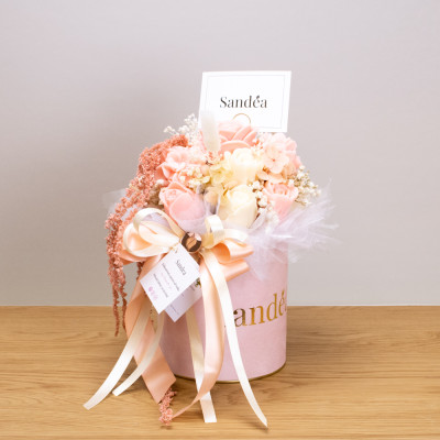 Blossom Elegance Pink M – cvjetni aranžman od voska - 2 - Blossom Elegance Pink M je ručno izrađen cvjetni aranžman od voska u Blossom Elegance Pink M – cvjetni aranžman od voska - 2 - Blossom Elegance Pink M je ručno izrađen cvjetni aranžman od voska u