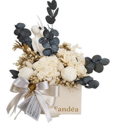 Ivory Elegance Bloom – Luksuzni aranžman od voska Sandéa - 2 - SANDEA Ivory Elegance Bloom luksuzni je dekorativni aranžman izr