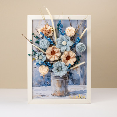 Nordic Bloom Frame – dekorativni okvir s cvjetovima od voska Sandéa - 1 - SANDEA Nordic Bloom Frame dekorativni je okvir koji s